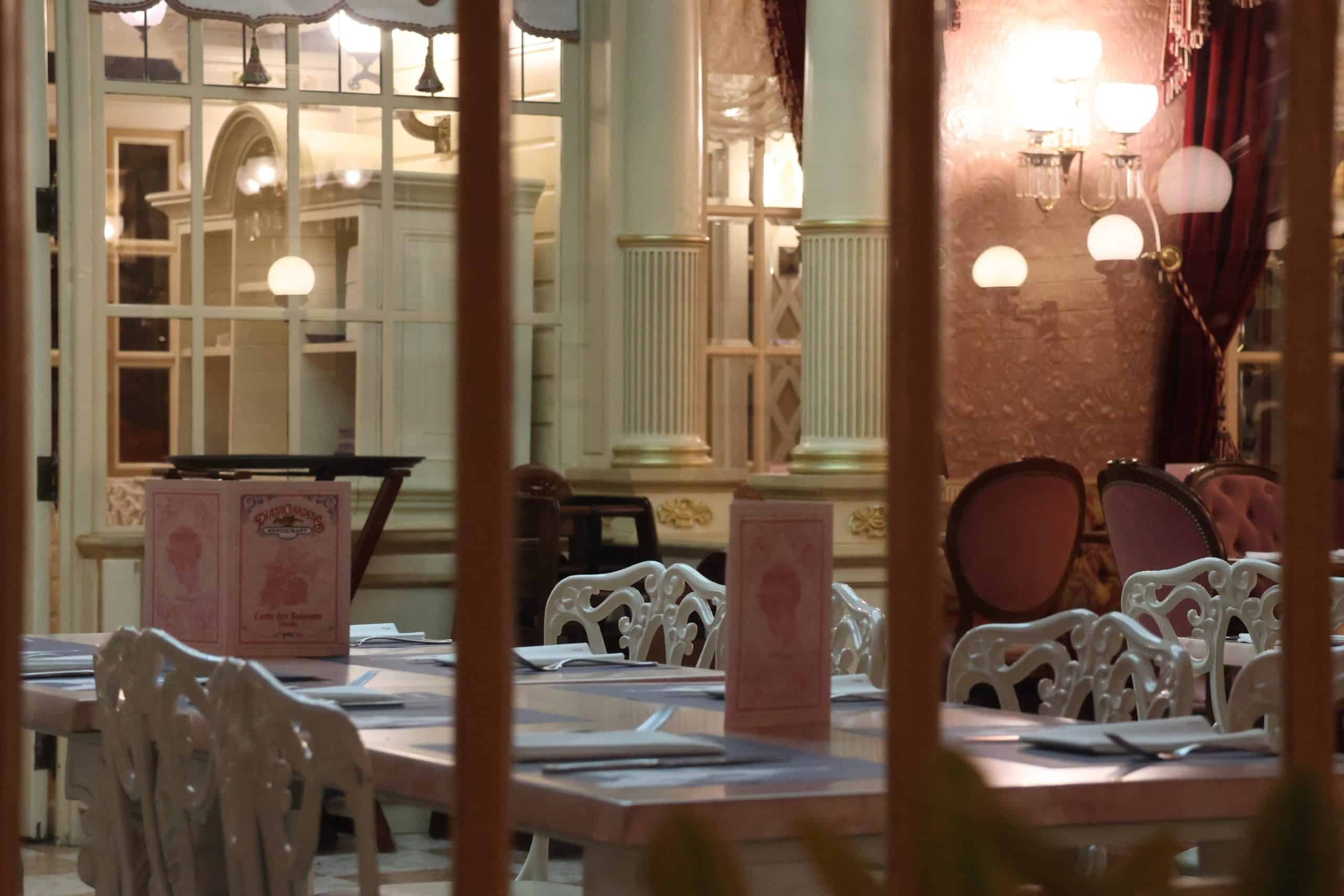Dining with Disney characters at Disneyland Paris