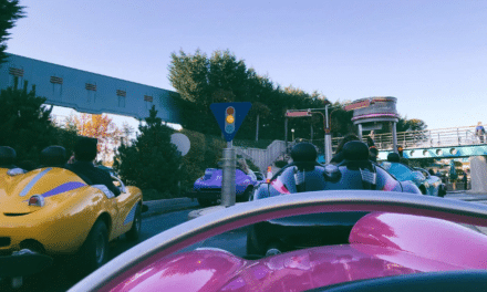 What is the minimum height for attractions at Disneyland Paris?