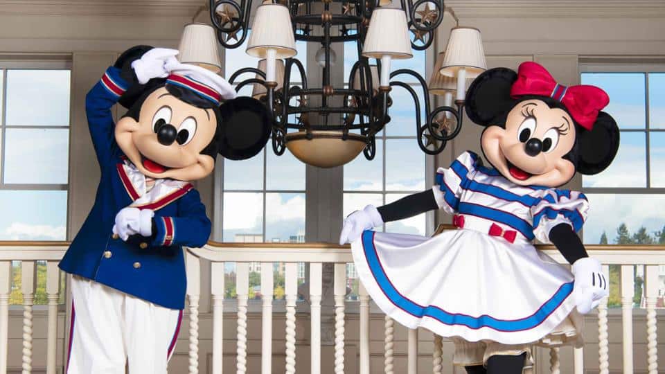 How can I meet the Disney characters in the Disneyland Paris hotels?